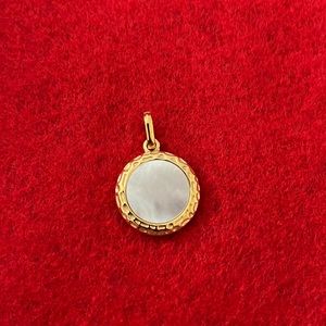 OFFER!!Mother-of-pearl pendant